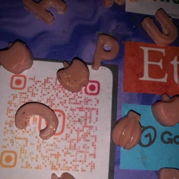 Cheers to a great year ahead! Teacher’s Gift wax melts - Picture 3 of 4